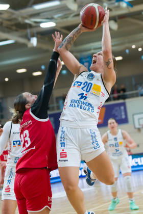 Jordan King (Lions), 23, Lea Debeljak (Marburg), 20, Halfit Lions vs. BC Marburg Blue Dolphins, Women s Basketball, 1st Bundesliga, DBBL, Matchday 3 of the 2026–27 season, October 18, 2026, SWH Arena, Saxony-Anhalt, Germany