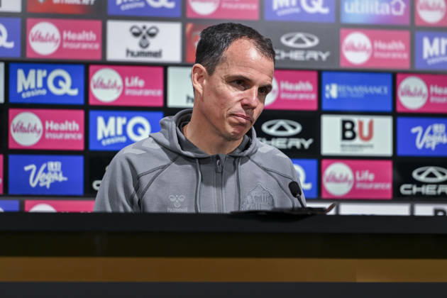 AFC Bournemouth v Sunderland, Premier League Sunderland Manager Regis Le Bris being interviewed after the AFC Bournemouth v Sunderland Premier League match at Vitality Stadium, Bournemouth, England on 18 October 2026 Credit: Andy Thomas Every Second Media Editorial use only. All images are copyright Every Second Media Limited. No images may be reproduced without prior permission. All rights reserved. Premier League and Football League images are subject to licensing agreements with Football DataCo Limited. see https: www.football-dataco.com Copyright: xIMAGO EveryxSecondxMediax ESM-2234-0069 AndyxThomasx xEveryxSecondxMediax