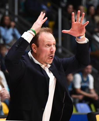 October 18, 2026, xokbx, BBL Basketball Cup, Frankfurt Skyliners vs. VET Concept Gladiators Trier, Head Coach Jacques Schneider of the Gladiators Trier, facial expressions, gestures, emotions, upset, angry, dissatisfied, shocked, Frankfurt am Main
