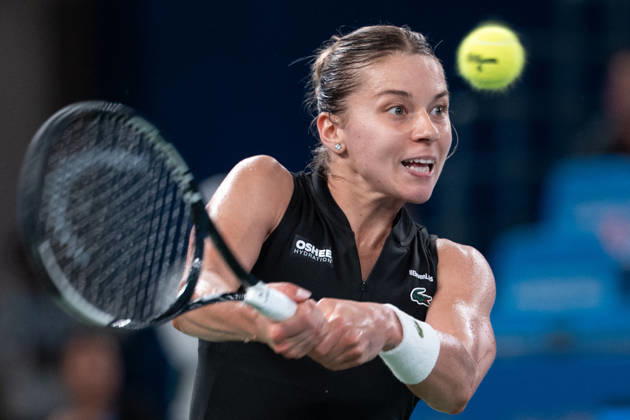 Sport Bilder des Tages (261018) -- WUHAN, Oct. 18, 2026 -- Maja Chwalinska hits a return during the women s singles final match between Maja Chwalinska of Poland and Sonay Kartal of Britain at the 2026 Wuhan Open tennis tournament in Wuhan, capital of central China s Hubei Province, Oct. 18, 2026. ) (SP)CHINA-WUHAN-TENNIS-WUHAN OPEN-WOMEN S SINGLES-FINAL (CN) WuxZhizun 