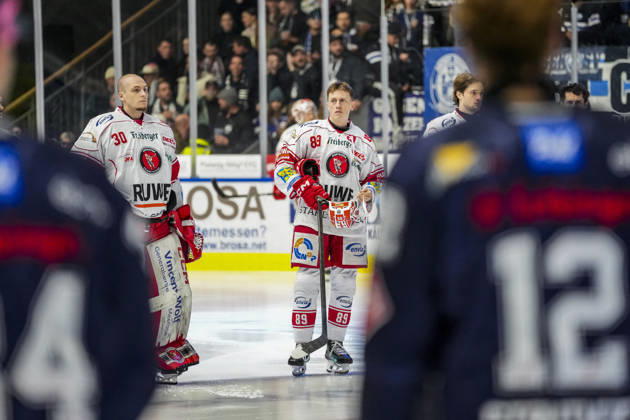 Pascal Seidel, Eispiraten Crimmitschau, 30; Sebastian Streu, Eispiraten Crimmitschau, 89, GER, Ravensburg Towerstars vs. Eispiraten Crimmitschau, Ice Hockey, DEL2 Regular Season, Matchday 10, 2026–2027 Season, October 18, 2026, GER, Ravensburg Towerstars vs. Eispiraten Crimmitschau, Ice Hockey, DEL2 Regular Season, Matchday 10, 2026–2027 Season, October 18, 2026, Ravensburg Copyright: xEibner-Pressefoto MaximilianxRistx EP_MRT