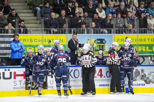 Johan Pennerborn, Ravensburg Towerstars, Coach, GER, Ravensburg Towerstars vs. Eispiraten Crimmitschau, Ice Hockey, DEL2 Regular Season, Matchday 10, 2026–2027 Season, October 18, 2026, GER, Ravensburg Towerstars vs. Eispiraten Crimmitschau, Ice Hockey, DEL2 Regular Season, Matchday 10, 2026–2027 Season, October 18, 2026, Ravensburg Copyright: xEibner-Pressefoto MaximilianxRistx EP_MRT