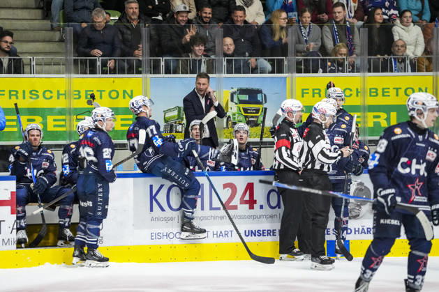 Johan Pennerborn, Ravensburg Towerstars, Coach, GER, Ravensburg Towerstars vs. Eispiraten Crimmitschau, Ice Hockey, DEL2 Regular Season, Matchday 10, 2026–2027 Season, October 18, 2026, GER, Ravensburg Towerstars vs. Eispiraten Crimmitschau, Ice Hockey, DEL2 Regular Season, Matchday 10, 2026–2027 Season, October 18, 2026, Ravensburg Copyright: xEibner-Pressefoto MaximilianxRistx EP_MRT
