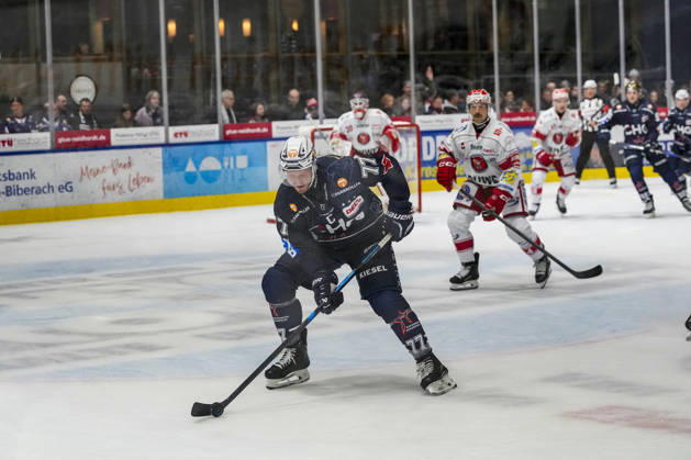 Robbie Czarnik, Ravensburg Towerstars, 77, GER, Ravensburg Towerstars vs. Eispiraten Crimmitschau, Ice Hockey, DEL2 Regular Season, Matchday 10, 2026–2027 Season, October 18, 2026, GER, Ravensburg Towerstars vs. Eispiraten Crimmitschau, Ice Hockey, DEL2 Regular Season, Matchday 10, 2026–2027 Season, October 18, 2026, Ravensburg Copyright: xEibner-Pressefoto MaximilianxRistx EP_MRT