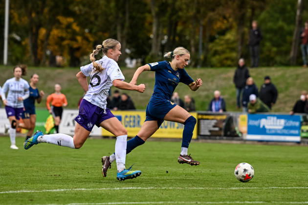 October 18, 2026, Soccer, Women s Bundesliga 2, 2026–2027, Matchday 9, SG 99 Andernach vs. SGS Essen: Isabel Pfeiffer (21, Andernach) wins the footrace against Lany Mia Bäcker (26, Essen)