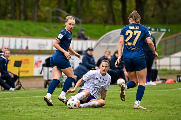 October 18, 2026, Soccer, Women s Bundesliga 2, 2026–2027, Matchday 9, SG 99 Andernach vs. SGS Essen; Vanessza Nargy (Essen) plays the ball while sitting on the ground