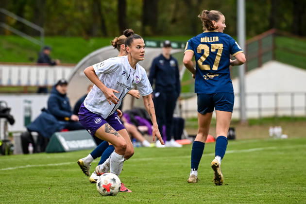 October 18, 2026, Soccer, Women s Bundesliga 2, 2026–2027, Matchday 9, SG 99 Andernach vs. SGS Essen, Vanessza Nargy (Essen) carries the ball