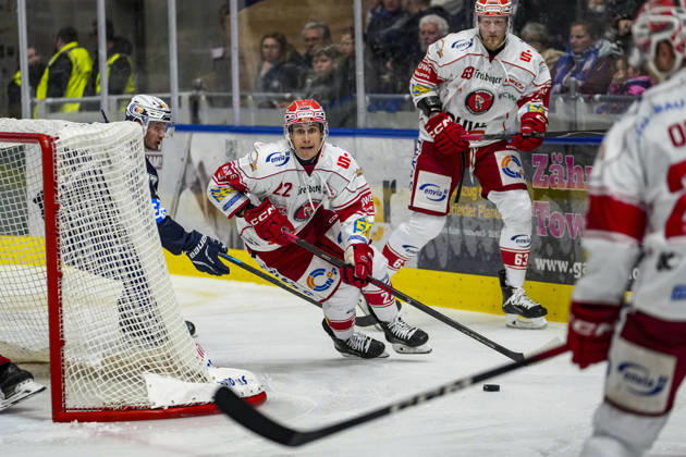 Tim Lutz, Eispiraten Crimmitschau, 22, GER, Ravensburg Towerstars vs. Eispiraten Crimmitschau, Ice Hockey, DEL2 Regular Season, Matchday 10, 2026–2027 Season, October 18, 2026, GER, Ravensburg Towerstars vs. Eispiraten Crimmitschau, Ice Hockey, DEL2 Regular Season, Matchday 10, 2026–2027 Season, October 18, 2026, Ravensburg Copyright: xEibner-Pressefoto MaximilianxRistx EP_MRT