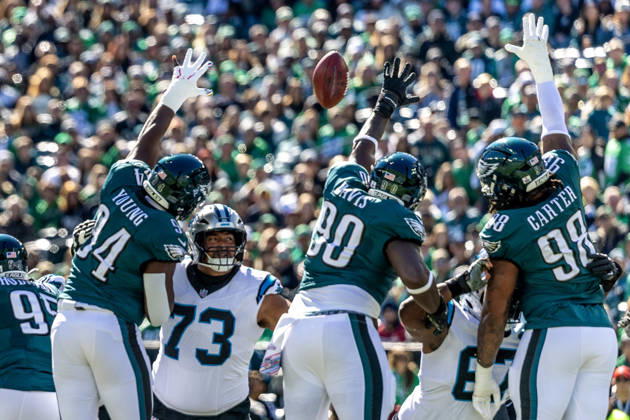 Philadelphia Eagles defensive tackle Byron Young (94), defensive tackle Jordan Davis (90) and defensive tackle Jalen Carter (98) attempt to block a field goal by Carolina Panthers kicker Ryan Fitzgerald (10) in the first quarter of NFL, American Football Herren, USA action at Lincoln Financial Field in Philadelphia, Pennsylvania on Sunday, October 18, 2016.  PHI20261018005 LAURENCExKESTERSON
