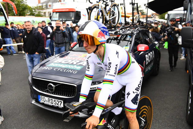 October 18, 2026, Les Herbiers, Pays De La Loire, France: Red BullÃBoraÃHansgrohes Belgian rider Remco Evenepoel competes in the Chrono des Nations in Les Herbiers, France, on October 18, 2026. Chrono Des Nations  - ZUMAh284 20261018_znp_h284_022 Copyright: xRonanxHoussinx