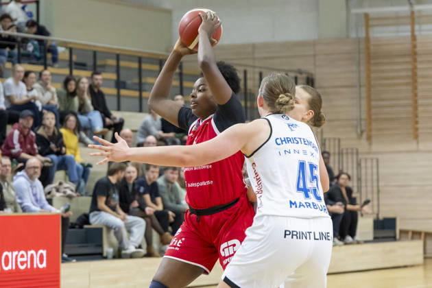 Toyota DBBL 2026–2027: HalFit Lions vs. BC Marburg, Halle an der Saale, Germany, October 18, 2026. Pictured, from left: Khalis Cain (Halle) and Allyson Fertig (Marburg), Halle an der Saale, swh Arena, Saxony-Anhalt, Germany