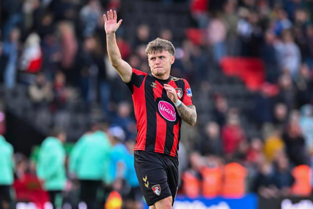 Bournemouth v Sunderland, Premier League Ben Gannon-Doak (11) of AFC Bournemouth waves at the fans at full time during the Premier League match between Bournemouth and Sunderland at the Vitality Stadium, Bournemouth, UK on 18 October 2026. Bournemouth Vitality Stadium Dorset UK Editorial use only DataCo restrictions apply See www.football-dataco.com , Copyright: xGrahamxHuntx PSI-25032-0321