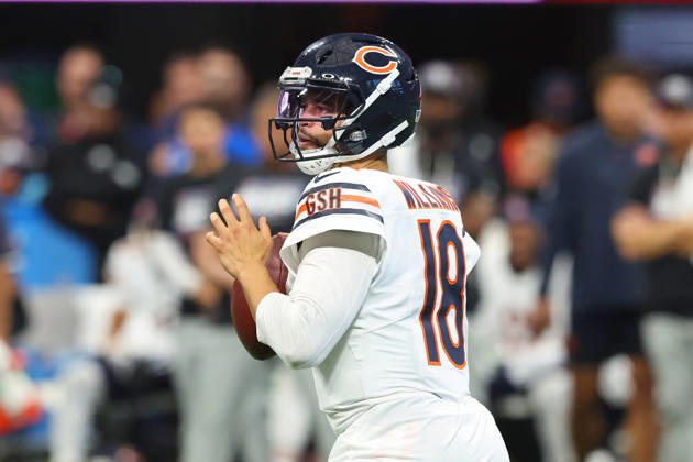 ATLANTA, GA - OCTOBER 18: Caleb Williams (18) of the Chicago Bears drops back to pass during the Sunday afternoon NFL, American Football Herren, USA game between the Atlanta Falcons and the Chicago Bears on October 18, 2026 at the Mercedes-Benz Stadium in Atlanta, GA. (Photo by David J. Griffin Icon Sportswire) NFL: OCT 18 Bears at Falcons EDITORIAL USE ONLY Icon9532610180743