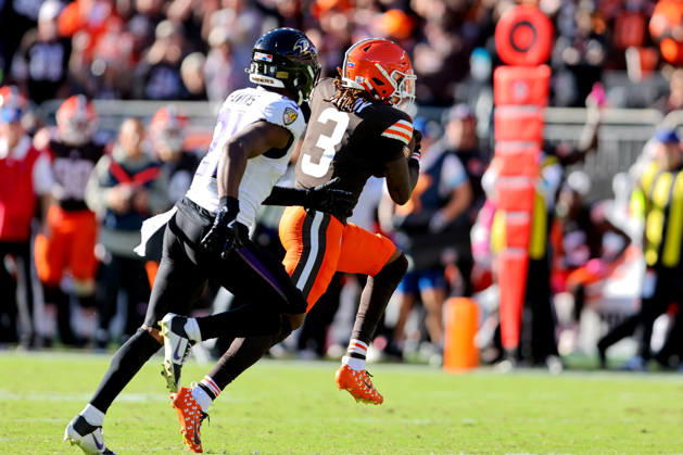 CLEVELAND, OH - OCTOBER 18: Cleveland Browns wide receiver Jerry Jeudy (3) runs after making a catch as Baltimore Ravens safety Jaylinn Hawkins (21) defends during the fourth quarter of the National Football League game between the Baltimore Ravens and Cleveland Browns on October 18, 2026, at Huntington Bank Field in Cleveland, OH. (Photo by Frank Jansky Icon Sportswire) NFL, American Football Herren, USA OCT 18 Ravens at Browns EDITORIAL USE ONLY Icon261018030