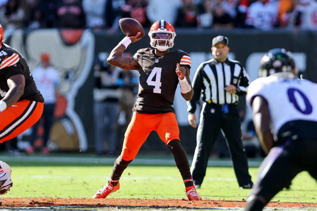 CLEVELAND, OH - OCTOBER 18: Cleveland Browns quarterback Deshaun Watson (4) throws a pass during the fourth quarter of the National Football League game between the Baltimore Ravens and Cleveland Browns on October 18, 2026, at Huntington Bank Field in Cleveland, OH. (Photo by Frank Jansky Icon Sportswire) NFL, American Football Herren, USA OCT 18 Ravens at Browns EDITORIAL USE ONLY Icon261018037