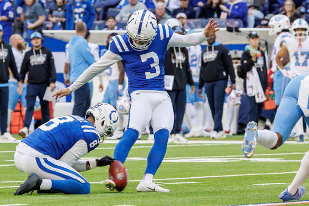 October 18, 2026, Indianapolis, Indiana, U.S: Indianapolis Colts kicker Spencer Shrader (3) kicks an extra point during the game between the Tennessee Titans and the Indianapolis Colts at Lucas Oil Stadium, Indianapolis, Indiana. NFL, American Football Herren, USA 2026 Titans 26-20 Colts  - ZUMAs304 20261018_zaf_s304_029 Copyright: xScottxStuartx