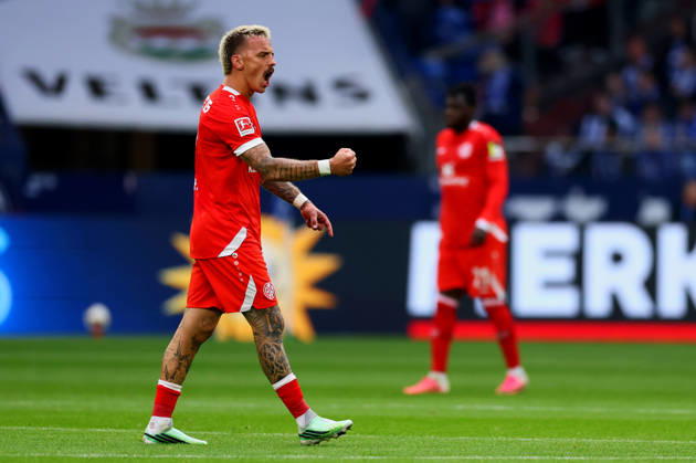 GELSENKIRCHEN, GERMANY - OCTOBER 17: Phillip Tietz of FSV Mainz 05 celebrates after scoring his team s first goal to make it 0-1 during the Bundesliga 2026 27 match between FC Schalke 04 and FSV Mainz 05 at Veltins-Arena on October 17, 2026 in Gelsenkirchen, Germany. Copyright: xRenexNijhuisx