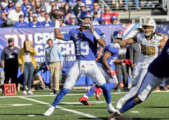 New York Giants quarterback Jameis Winston (19) looks to pass against the New Orleans Saints during a NFL, American Football Herren, USA game at MetLife Stadium in East Rutherford, New Jersey. CSM NFL 2026: Saints Vs Giants SEP 13  - ZUMAc04_ 20261018_zma_c04_148 Copyright: xDuncanxWilliamsx