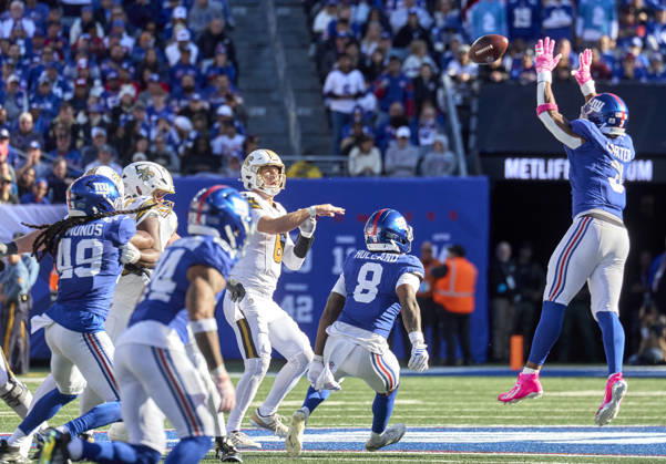 NFL, American Football Herren, USA 2026: Saints Vs Giants SEP 13 New York Giants linebacker Abdul Carter (3) blocks a pass attempt by New Orleans Saints quarterback Tyler Shough (6) during a NFL game at MetLife Stadium in East Rutherford, New Jersey. Duncan Williams CSM (Credit Image: Duncan Williams Cal Media) East Rutherford New Jersey United States EDITORIAL USE ONLY Copyright: xx ZUMA-20261018_zma_c04_154.jpg DuncanxWilliamsx csmphotothree535854