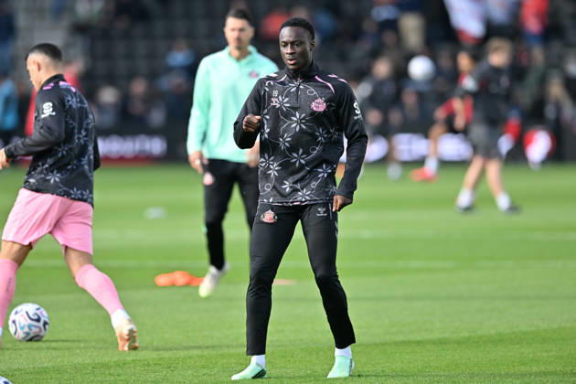 Bournemouth v Sunderland, Premier League Habib Diarra (19) of Sunderland warming up ahead of the Premier League match between Bournemouth and Sunderland at the Vitality Stadium, Bournemouth, UK on 18 October 2026. Bournemouth Vitality Stadium Dorset UK Editorial use only DataCo restrictions apply See www.football-dataco.com , Copyright: xGrahamxHuntx PSI-25032-0354