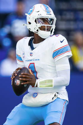 Oct 18, 2026; Indianapolis, IN, USA; Tennessee Titans quarterback Cam Ward (1) passes the ball during NFL, American Football Herren, USA game action against the Indianapolis Colts at Lucas Oil Stadium. Mandatory Credit: -Cal Media Indianapolis USA - ZUMAc04_ 20261018_zma_c04_023 Copyright: xJohnxMersitsx