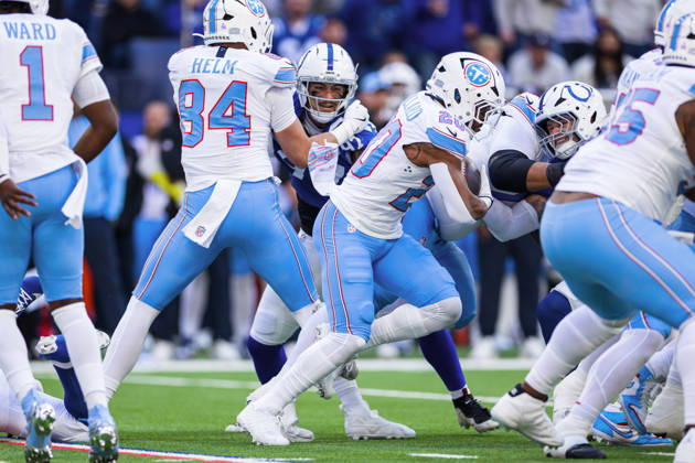 Oct 18, 2026; Indianapolis, IN, USA; Tennessee Titans running back Tony Pollard (20) runs with the ball during NFL, American Football Herren, USA game action against the Indianapolis Colts at Lucas Oil Stadium. Mandatory Credit: -Cal Media NFL 2026: Titans Vs Colts OCT 18 - ZUMAc04_ 20261018_zma_c04_296 Copyright: xJohnxMersitsx