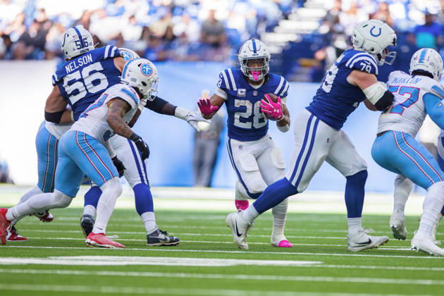 Oct 18, 2026; Indianapolis, IN, USA; Indianapolis Colts running back Jonathan Taylor (28) runs with the ball during NFL, American Football Herren, USA game action against the Tennessee Titans at Lucas Oil Stadium. Mandatory Credit: -Cal Media Indianapolis USA - ZUMAc04_ 20261018_zma_c04_268 Copyright: xJohnxMersitsx