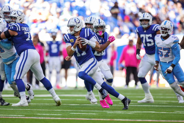 Oct 18, 2026; Indianapolis, IN, USA; Indianapolis Colts quarterback Daniel Jones (17) scrambles with the ball during NFL, American Football Herren, USA game action against the Tennessee Titans at Lucas Oil Stadium. Mandatory Credit: -Cal Media Indianapolis USA - ZUMAc04_ 20261018_zma_c04_280 Copyright: xJohnxMersitsx