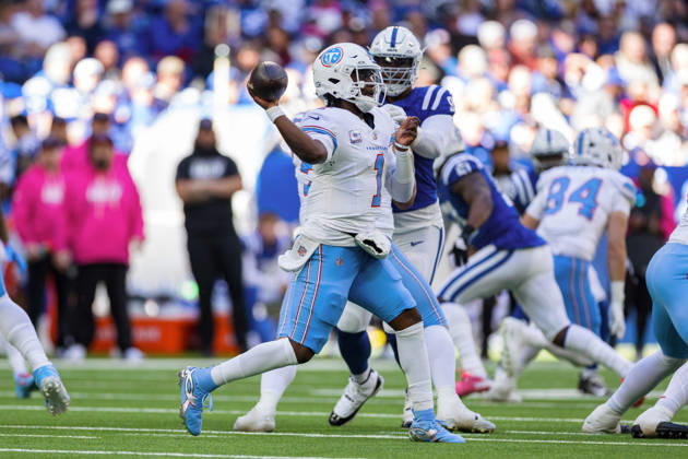Oct 18, 2026; Indianapolis, IN, USA; Tennessee Titans quarterback Cam Ward (1) passes the ball during NFL, American Football Herren, USA game action against the Indianapolis Colts at Lucas Oil Stadium. Mandatory Credit: -Cal Media Indianapolis USA - ZUMAc04_ 20261018_zma_c04_301 Copyright: xJohnxMersitsx