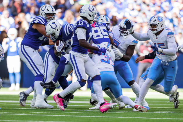 Oct 18, 2026; Indianapolis, IN, USA; Indianapolis Colts running back Seth McGowan (20) runs with the ball during NFL, American Football Herren, USA game action against the Tennessee Titans at Lucas Oil Stadium. Mandatory Credit: -Cal Media Indianapolis USA - ZUMAc04_ 20261018_zma_c04_320 Copyright: xJohnxMersitsx