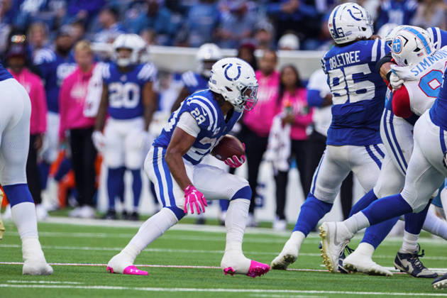 Oct 18, 2026; Indianapolis, IN, USA; Indianapolis Colts running back Jonathan Taylor (28) runs with the ball during NFL, American Football Herren, USA game action against the Tennessee Titans at Lucas Oil Stadium. Mandatory Credit: -Cal Media Indianapolis USA - ZUMAc04_ 20261018_zma_c04_325 Copyright: xJohnxMersitsx