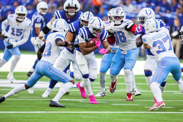 Oct 18, 2026; Indianapolis, IN, USA; Indianapolis Colts running back Jonathan Taylor (28) runs with the ball during NFL, American Football Herren, USA game action against the Tennessee Titans at Lucas Oil Stadium. Mandatory Credit: -Cal Media Indianapolis USA - ZUMAc04_ 20261018_zma_c04_337 Copyright: xJohnxMersitsx