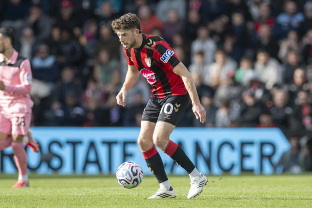 AFC Bournemouth v Sunderland, Premier League Ryan Christie of Bournemouth during the AFC Bournemouth v Sunderland Premier League match at Vitality Stadium, Bournemouth, England on 18 October 2026 Credit: Andy Thomas Every Second Media Editorial use only. All images are copyright Every Second Media Limited. No images may be reproduced without prior permission. All rights reserved. Premier League and Football League images are subject to licensing agreements with Football DataCo Limited. see https: www.football-dataco.com Copyright: xIMAGO EveryxSecondxMediax ESM-2234-0098 AndyxThomasx xEveryxSecondxMediax
