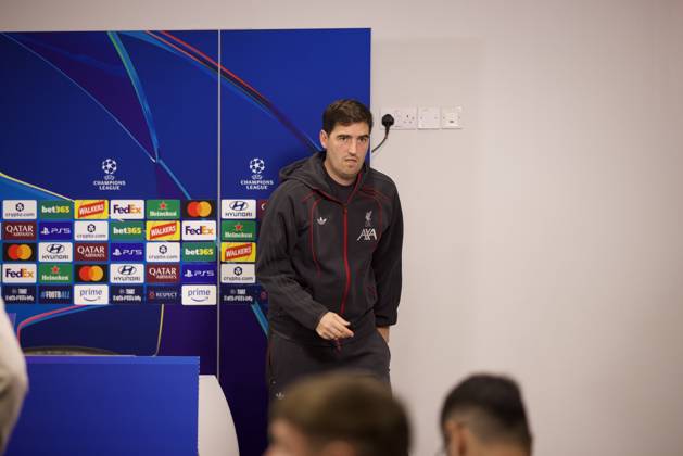 Football - UEFA Champions League - Liverpool FC v Villarreal CF - MD-1 LIVERPOOL, ENGLAND - Monday, October 19, 2026: Liverpool s head coach Andoni Iraola during a press conference, PK, Pressekonferenz at Anfield ahead of the UEFA Champions League 2026 27 League Phase MD3 match between Liverpool FC and Villarreal CF. (Photo by David Rawcliffe Propaganda) LIVERPOOL Anfield MERSEYSIDE ENGLAND  Copyright: xDavidxRawcliffex 2026-10-19-Liverpool_Villarreal_MD-1-105