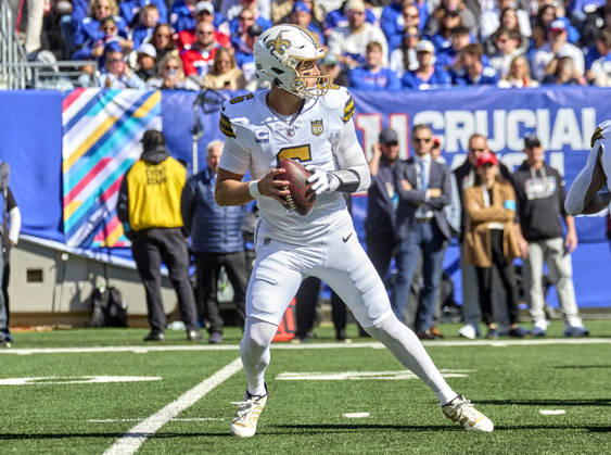 New Orleans Saints quarterback Tyler Shough (6) in action against the New York Giants during a NFL, American Football Herren, USA game at MetLife Stadium in East Rutherford, New Jersey. CSM East Rutherford United States - ZUMAc04_ 20261019_zma_c04_031 Copyright: xDuncanxWilliamsx
