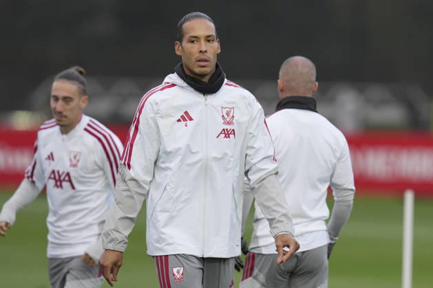 Liverpool Training, Champions League Virgil van Dijk of Liverpool FC warms up before the Liverpool Training Session ahead of the UEFA Champions League Matchday 3 v Villarreal CF, AXA Training Centre, Liverpool, United Kingdom on 19 October 2026 Credit: Steve Flynn Every Second Media Editorial use only. All images are copyright Every Second Media Limited. No images may be reproduced without prior permission. Copyright: xIMAGO EveryxSecondxMediax ESM-2242-0020 StevexFlynnx xEveryxSecondxMediax