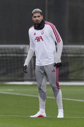 Liverpool Training, Champions League Ronald Araújo of Liverpool FC during the Liverpool Training Session ahead of the UEFA Champions League Matchday 3 v Villarreal CF, AXA Training Centre, Liverpool, United Kingdom on 19 October 2026 Credit: Steve Flynn Every Second Media Editorial use only. All images are copyright Every Second Media Limited. No images may be reproduced without prior permission. Copyright: xIMAGO EveryxSecondxMediax ESM-2242-0033 StevexFlynnx xEveryxSecondxMediax