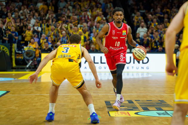 Pictured: Mylik Wilson, BMA365 Bamberg Baskets, No. 10 with the ball, October 19, 2026; Alba Berlin vs. BMA365 Bamberg Baskets, BBL Cup Round of 16, Basketball, 2026–27 Season, Uber Arena Copyright: HMBxMedia xPascalxSpanehl