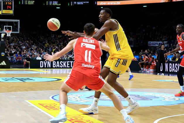 October 19, 2026, Germany, GER, DEU, Basketball, BBL Cup, Day 1, 2026–2027 Season, Berlin, ALBA Berlin vs. Bamberg Sima Fatty Yankuba ALBA Berlin 77, Richard Balint Bamberg 11 nordphoto GmbH Engler Berlin Uber Arena Berlin Germany Copyright: xNordphotox xEnglerx