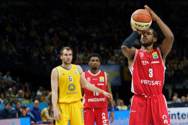 Pictured: Jordan Wright, BMA365 Bamberg Baskets, 3, free throw 19 10 2026, Alba Berlin vs. BMA365 Bamberg Baskets, BBL Cup Round of 16, basketball, 2026–27 season, Uber Arena Copyright: HMBxMedia xPascalxSpanehl