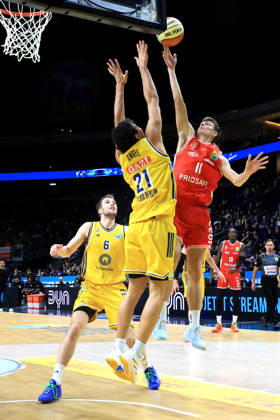 October 19, 2026, Germany, GER, DEU, Basketball, BBL Cup, Day 1, 2026–2027 Season, Berlin, ALBA Berlin vs. Bamberg, BRANDON ANGEL (ALBA Berlin) 21, MALTE DELOW (ALBA Berlin) 6, Richard Balint (Bamberg) 11, nordphoto GmbH, Engler Berlin, Uber Arena Berlin, Germany Copyright: xNordphotox xEnglerx