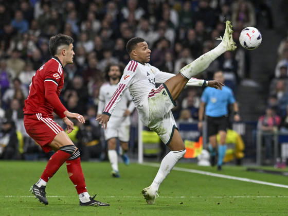 October 18, 2026, Madrid, Madrid, Spain: 10 KYLIAN MBAPPE of Real Madrid CF controls the ball during the match on Matchday 9 of the 2026-27 National League First Division Championship between REAL MADRID C.F. and SEVILLA FC, played at the Bernabeu Stadium on October 17, 2026, in Madrid, Spain. REAL MADRID C.F. Vs. SEVILLA FC - 2026 27 National League First Division Championship 10.18.26  - ZUMAc312 20261018_zsp_c312_520 Copyright: xOscarxManuelxSanchezx