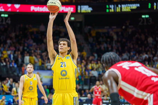 Pictured: Brandon Angel taking a free throw. ALBA BERLIN, 21 19 10 2026, Alba Berlin BMA365 Bamberg Baskets, BBL Cup Round of 16, Basketball, 2026–27 Season, Uber Arena Copyright: HMBxMedia xPascalxSpanehl