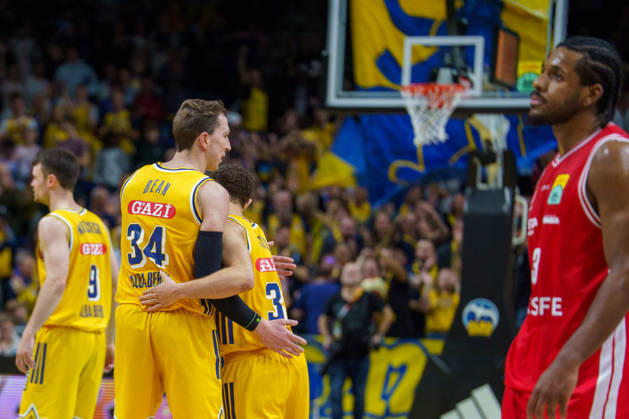 In the photo: After the game, Alba Berlin wins, celebrations, Freuder, October 19, 2026, Alba Berlin vs. BMA365 Bamberg Baskets, BBL Cup Round of 16, basketball, 2026–27 season, Uber Arena Copyright: HMBxMedia xPascalxSpanehl