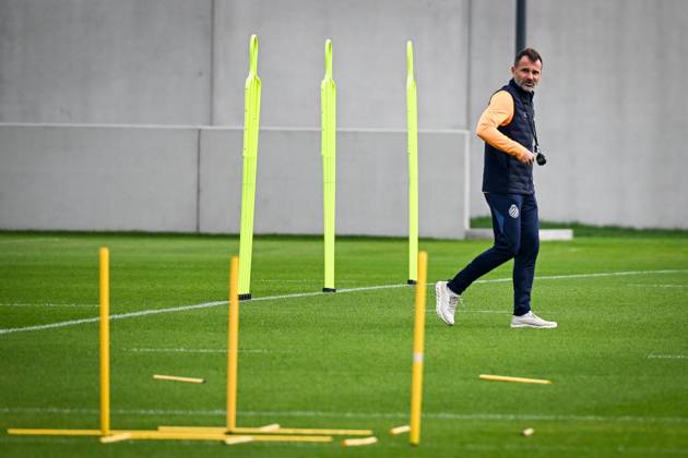 Club Brugge v RC Lens - UEFA Champions League preparations Club Brugge s head coach Ivan Leko pictured during a training session of football team Club Brugge KV, on Tuesday 20 October 2026 at the team s basecamp in Westkapelle (Knokke-Heist), Belgium, as preparation for the the UEFA Champions League game against RC Lens. (Photo News Elias Rom) Knokke-Heist Belgium  Copyright: xPhotonewsx xEliasxRomx