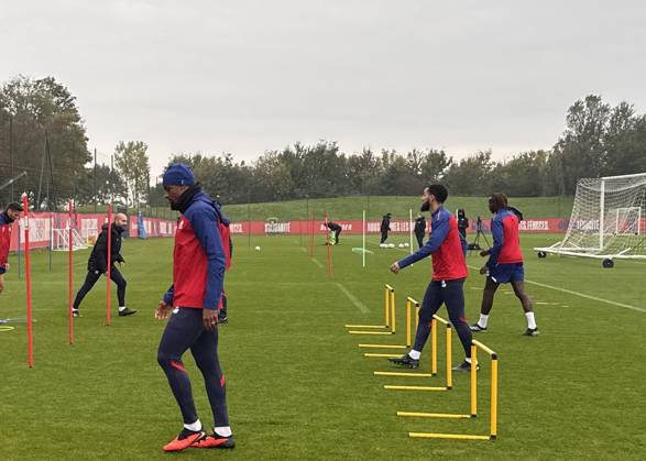 LOSC Lille training session ahead of UEFA Champions League match against Galatasaray CAMPHIN-EN-PEVELE, FRANCE - OCTOBER 20: Players of LOSC Lille take part in a training session at the Domaine de Luchin training facilities ahead of their UEFA Champions League league phase week 3 football match against Galatasaray in Camphin-en-Pevele, France, on October 20, 2026. Murat Karadag Anadolu Camphin-en-pevele France. Editorial use only. Please get in touch for any other usage.  Copyright: x2026xAnadoluxMuratxKaradagx