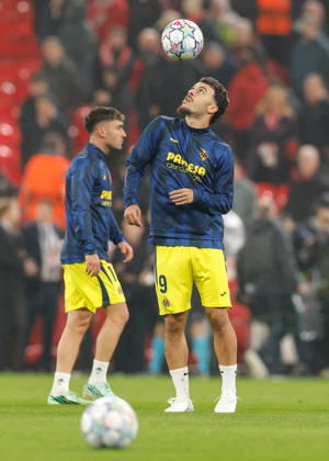 Liverpool, England, 20th October 2026. Georges Mikautadze of Villarreal warms up ahead of the Liverpool vs Villarreal UEFA Champions League match at Anfield, Liverpool. Picture credit should read: Cody Froggatt Sportimage EDITORIAL USE ONLY. No use with unauthorised audio, video, data, fixture lists, club league logos or live services. Online in-match use limited to 120 images, no video emulation. No use in betting, games or single club league player publications. SPI_005_CF_LIVERPOOL_VILLARREAL SPI-5089-0005