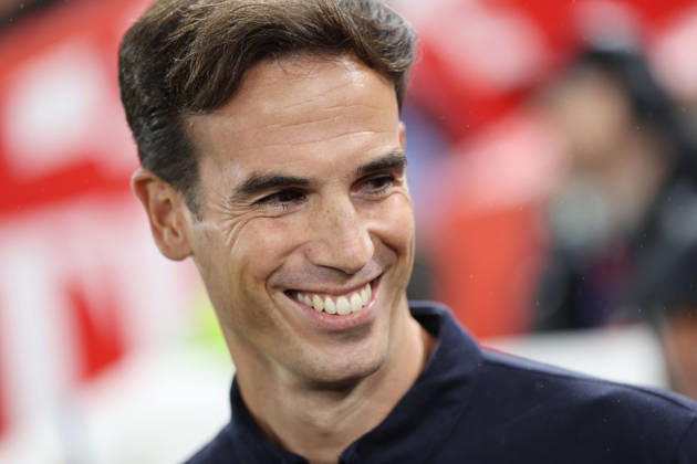 Liverpool gegen Villarreal, 20. Oktober 2026, Liverpool, UEFA Champions League, Fußball, Gruppenphase, Liverpool gegen Villarreal, Villarreal-Cheftrainer Ínigo Pérez lächelt, Foto: Charlotte Wilson, Offside Liverpool UK  Copyright: xCharlottexWilsonx xOffsidexOffside