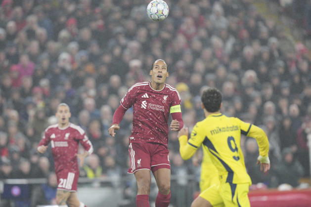 Liverpool v Villarreal CF, UEFA Champions League Virgil van Dijk of Liverpool FC misplaces a header into the patch of Georges Mikautadze of Villarreal CF during Liverpool v Villarreal CF UEFA Champions League Matchday 3 at Anfield, Liverpool, England on 20 October 2026 Credit: Steve Flynn Every Second Media Editorial use only. All images are copyright Every Second Media Limited. No images may be reproduced without prior permission. Copyright: xIMAGO EveryxSecondxMediax ESM-2239-0032 StevexFlynnx xEveryxSecondxMediax