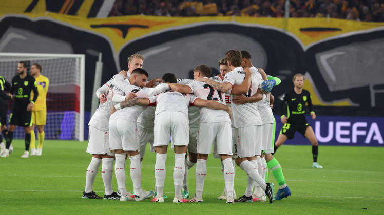 October 20, 2026, xrekx, Soccer, UEFA Champions League, VfB Stuttgart vs. Atlético Madrid, VfB Stuttgart players circle, team circle, squad circle, pre-game pep talk, Stuttgart